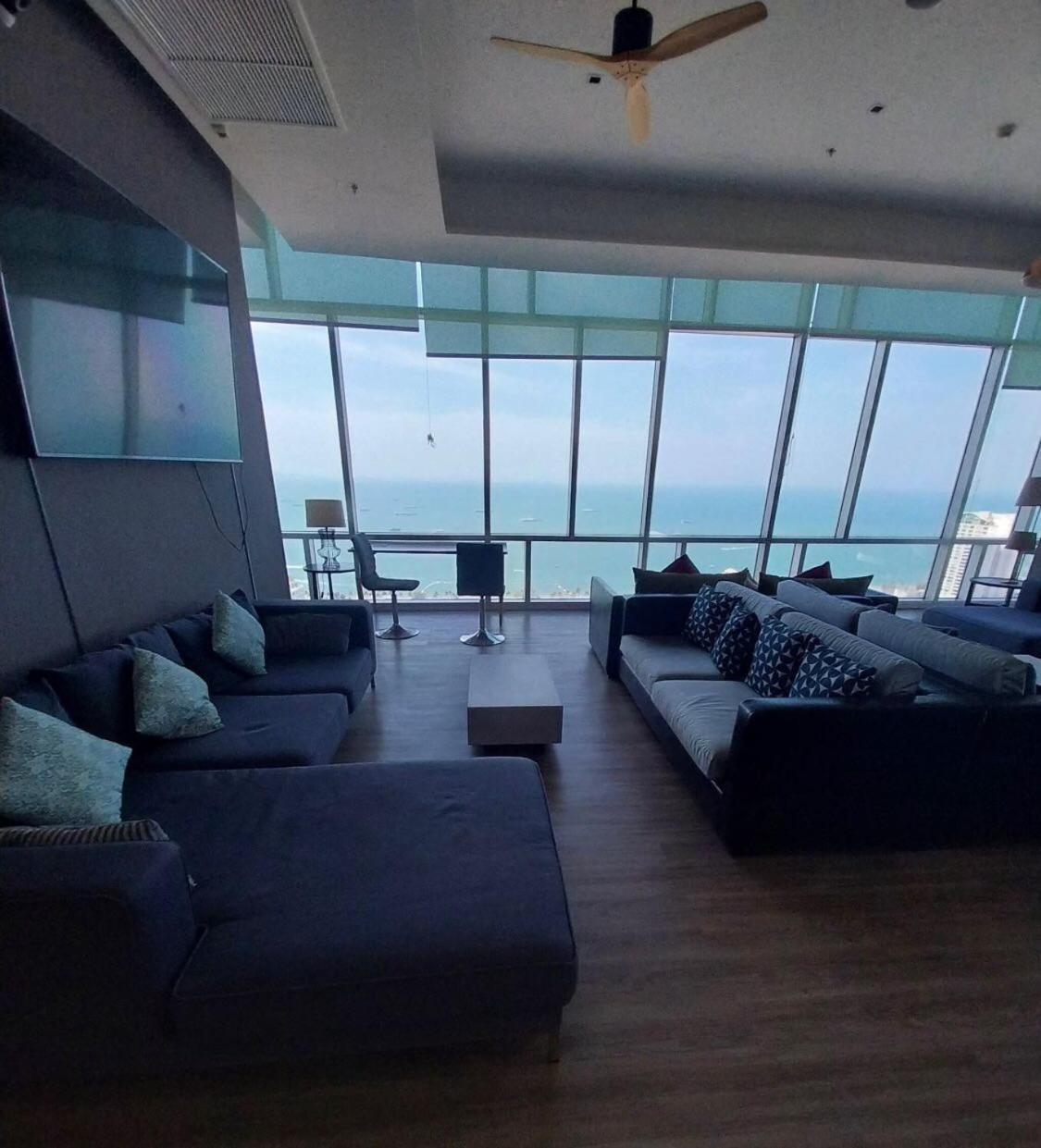 芭提雅fnb Central 无边泳池 Pattaya Esterno foto