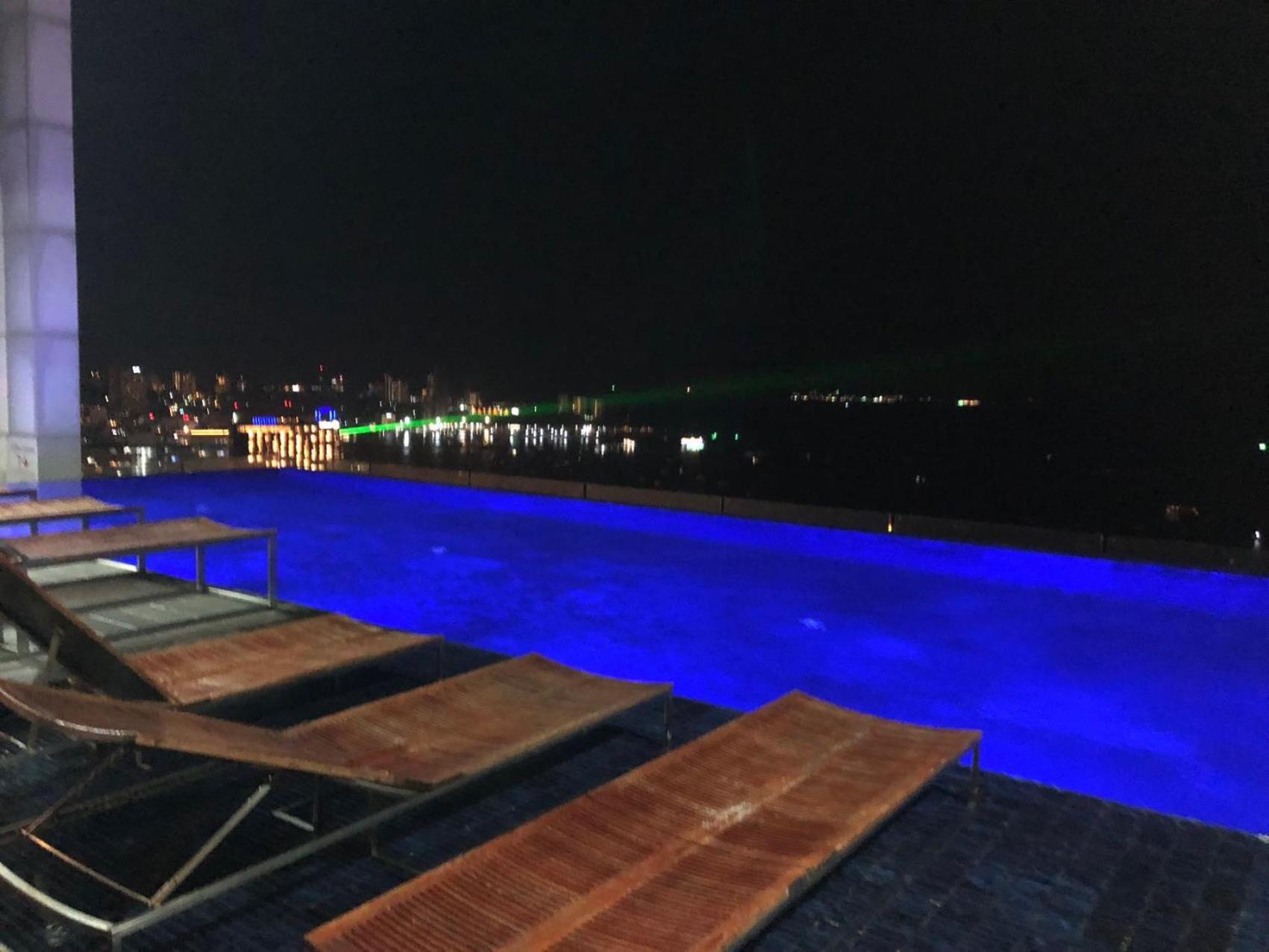 芭提雅fnb Central 无边泳池 Pattaya Esterno foto